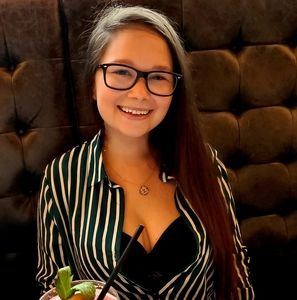 Meet your Posher, Hayley